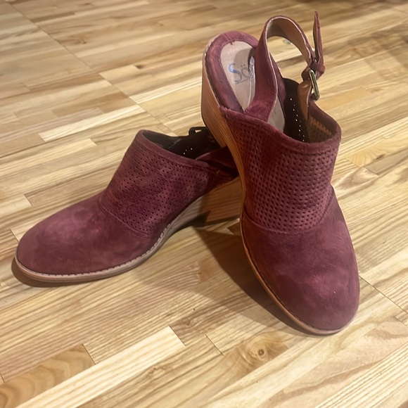 Sofft Women’s Suede Slingback Wedge - Picture 1 of 7